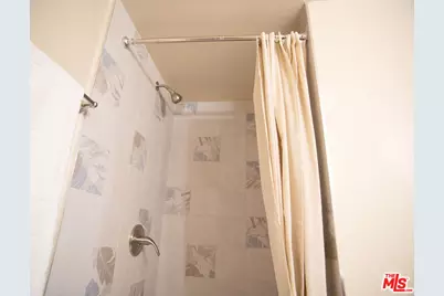 1900 Vine St #214, Los Angeles, CA 90068 - Photo 15
