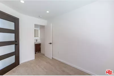 8012 Zeus Dr, Los Angeles, CA 90046 - Photo 29