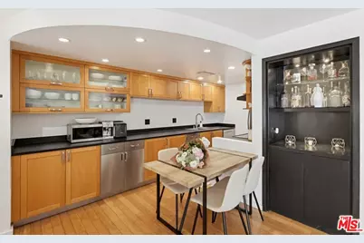 970 Palm Ave #101, West Hollywood, CA 90069 - Photo 23
