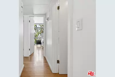 970 Palm Ave #101, West Hollywood, CA 90069 - Photo 25
