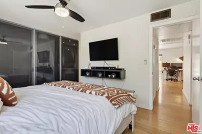 970 Palm Ave #101, West Hollywood, CA 90069 - Photo 27