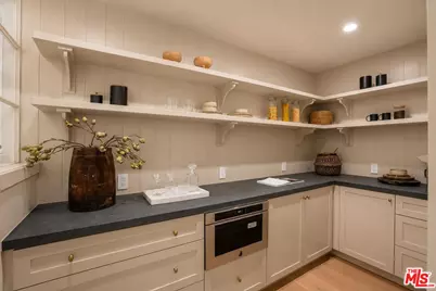 12610 Sarah St, Studio City, CA 91604 - Photo 15