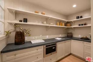 12610 Sarah St, Studio City, CA 91604 - Photo 15