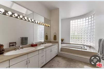 121 Outrigger Mall, Marina del Rey, CA 90292 - Photo 33