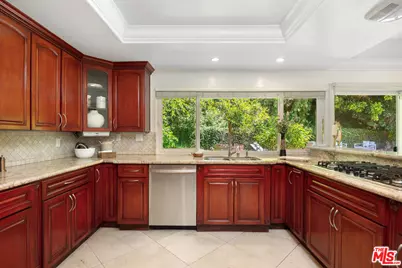 2024 San Ysidro Dr, Beverly Hills, CA 90210 - Photo 13