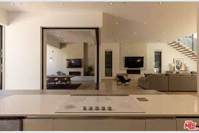 132 N Laurel Ave, Los Angeles, CA 90048 - Photo 19