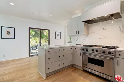 1262 N Norman Pl, Los Angeles, CA 90049 - Photo 17