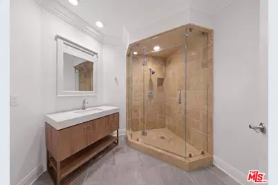 13320 Mulholland Dr, Beverly Hills, CA 90210 - Photo 41