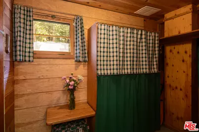 629 Lodge Ln, Twin Peaks, CA 92391 - Photo 15
