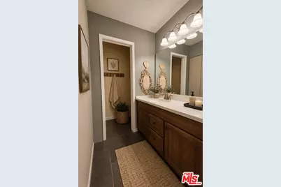 8601 International Ave #210, Canoga Park, CA 91304 - Photo 13