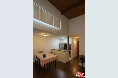 8601 International Ave #210, Canoga Park, CA 91304 - Photo 3