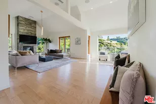 10110 Cielo Dr, Beverly Hills, CA 90210 - Photo 1