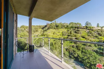 10110 Cielo Dr, Beverly Hills, CA 90210 - Photo 15