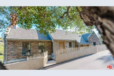 10110 Cielo Dr, Beverly Hills, CA 90210 - Photo 19