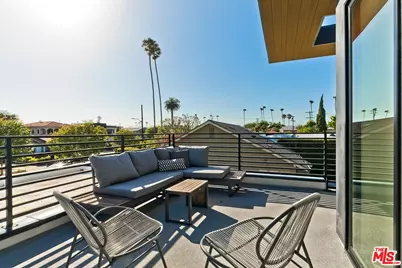 4266 Grand View Blvd, Los Angeles, CA 90066 - Photo 27