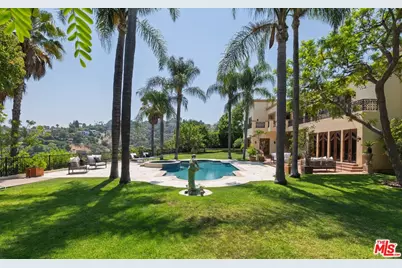3364 Clerendon Rd, Beverly Hills, CA 90210 - Photo 15