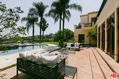 3364 Clerendon Rd, Beverly Hills, CA 90210 - Photo 13