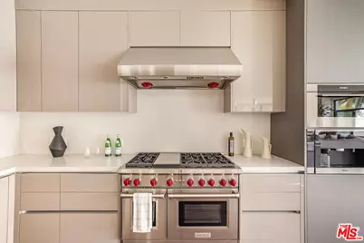 425 N Palm Dr #103, Beverly Hills, CA 90210 - Photo 7