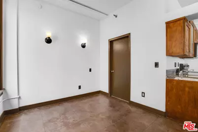 215 W 7th St #602, Los Angeles, CA 90014 - Photo 17