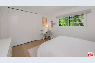 18360 Lake Encino Dr, Encino, CA 91316 - Photo 29