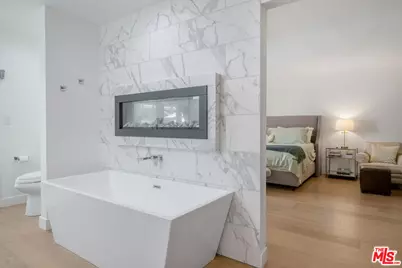 18360 Lake Encino Dr, Encino, CA 91316 - Photo 27