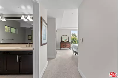 5525 W Olympic Blvd #302, Los Angeles, CA 90036 - Photo 15