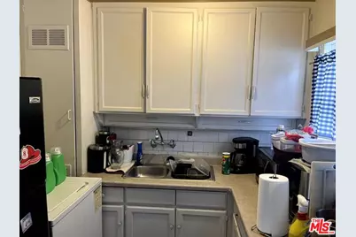 811 E 104th St, Los Angeles, CA 90002 - Photo 11