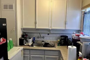 811 E 104th St, Los Angeles, CA 90002 - Photo 11