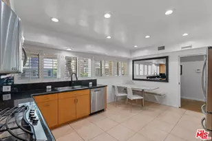 480 Tuallitan Rd, Los Angeles, CA 90049 - Photo 15