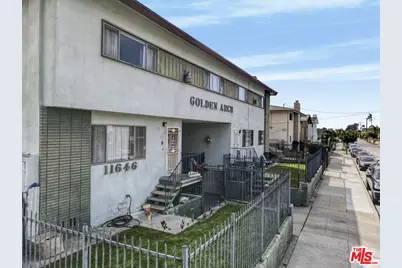 11646 Birch Ave, Hawthorne, CA 90250 - Photo 3