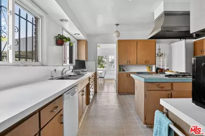 180 S Las Palmas Ave, Los Angeles, CA 90004 - Photo 21