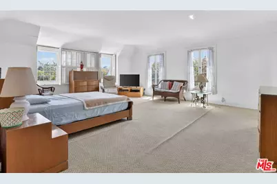 180 S Las Palmas Ave, Los Angeles, CA 90004 - Photo 37