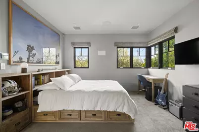521 Amalfi Dr, Pacific Palisades, CA 90272 - Photo 19
