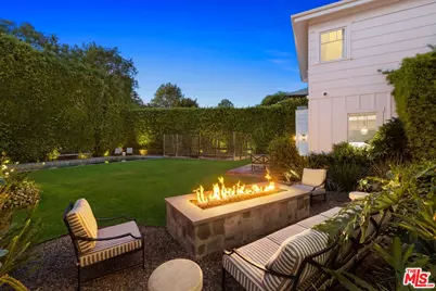 521 Amalfi Dr, Pacific Palisades, CA 90272 - Photo 3