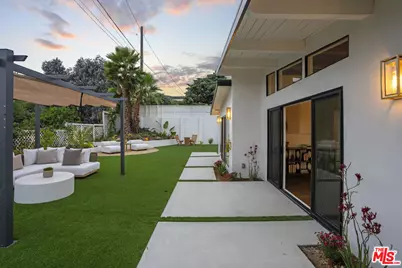 4600 Don Quixote Dr, Los Angeles, CA 90008 - Photo 63