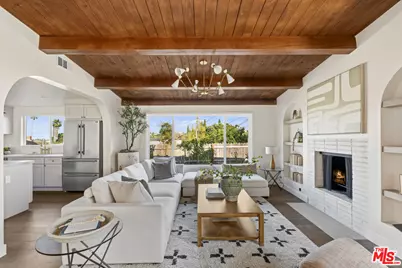 4600 Don Quixote Dr, Los Angeles, CA 90008 - Photo 25