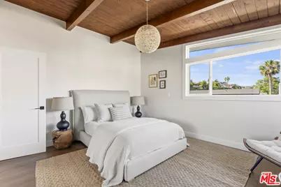 4600 Don Quixote Dr, Los Angeles, CA 90008 - Photo 45