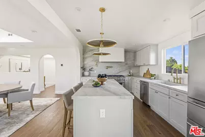 4600 Don Quixote Dr, Los Angeles, CA 90008 - Photo 17