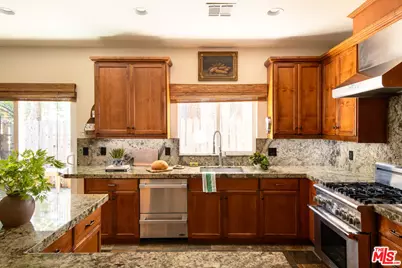 28641 Shenandoah Dr, Lake Arrowhead, CA 92352 - Photo 9