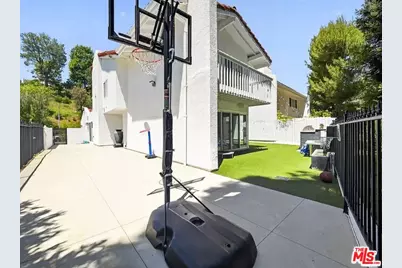 2670 Claray Dr, Los Angeles, CA 90077 - Photo 33