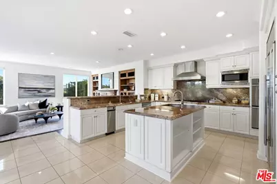 20274 Via Medici, Porter Ranch, CA 91326 - Photo 11