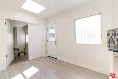 8932 Olin St, Los Angeles, CA 90034 - Photo 11