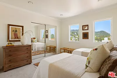 3700 Arbolada Rd, Los Angeles, CA 90027 - Photo 27