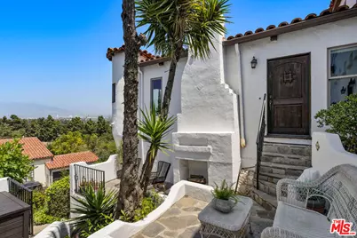 3700 Arbolada Rd, Los Angeles, CA 90027 - Photo 9