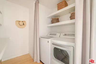 1260 S Beverly Glen Blvd #405, Los Angeles, CA 90024 - Photo 23
