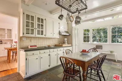 5630 Spreading Oak Dr, Los Angeles, CA 90068 - Photo 13