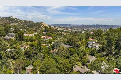 5630 Spreading Oak Dr, Los Angeles, CA 90068 - Photo 49