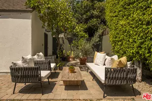 102 N Laurel Ave, Los Angeles, CA 90048 - Photo 23