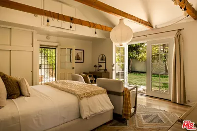 102 N Laurel Ave, Los Angeles, CA 90048 - Photo 21