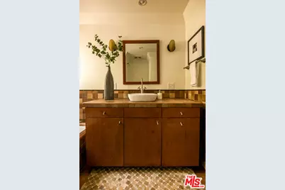 102 N Laurel Ave, Los Angeles, CA 90048 - Photo 17